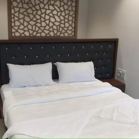 Dukes Plaza Hotel Kalyān Zewnętrze zdjęcie